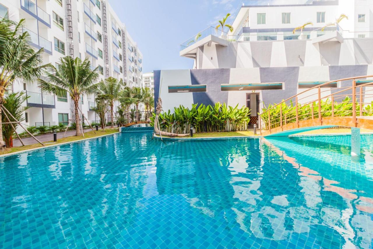 Arcadia Beach Resort By Psr Pattaya Exterior photo
