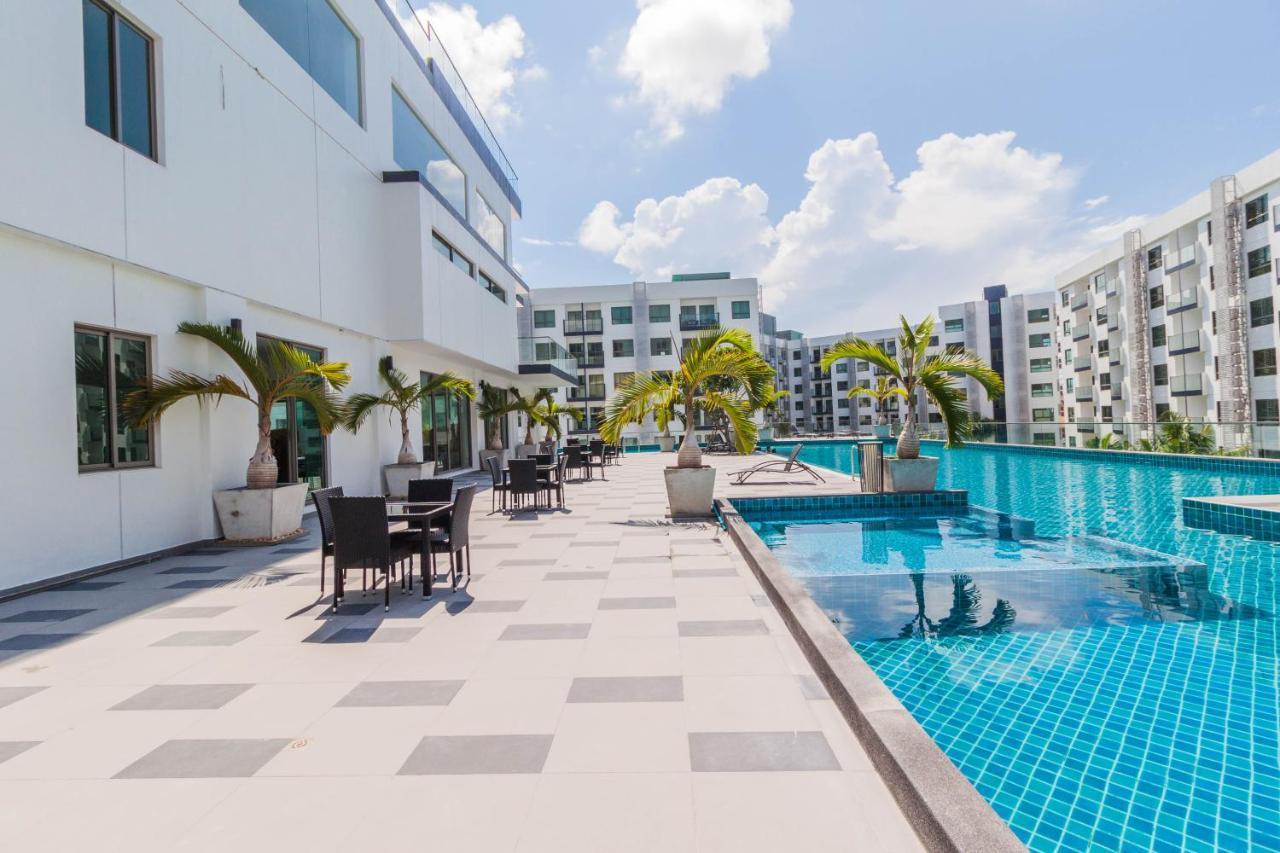 Arcadia Beach Resort By Psr Pattaya Exterior photo