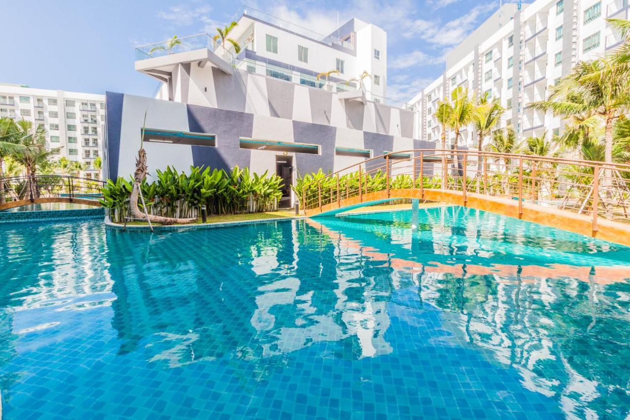 Arcadia Beach Resort By Psr Pattaya Exterior photo