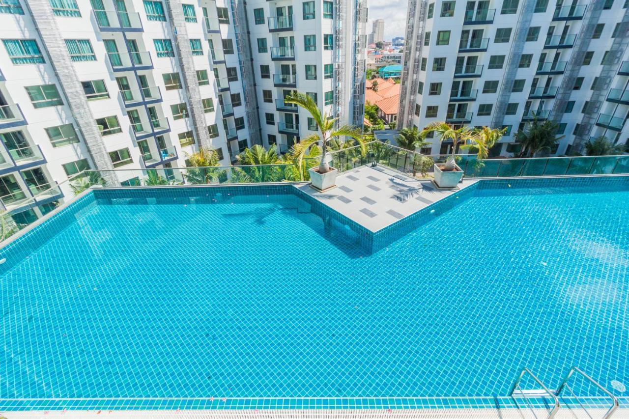 Arcadia Beach Resort By Psr Pattaya Exterior photo